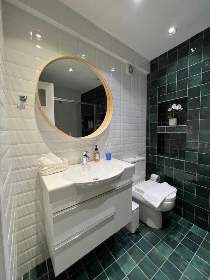 Crown Syntagma Apartment เอเธนส์ ภายนอก รูปภาพ
